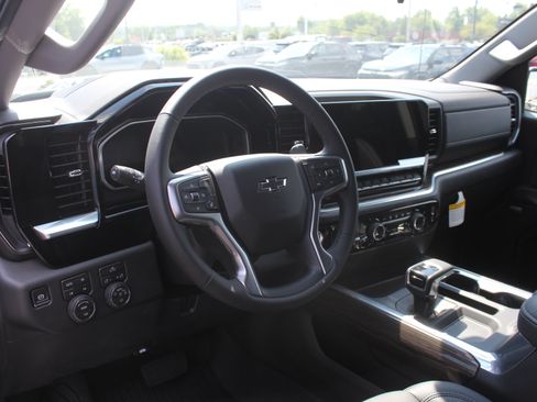 New 2026 Chevrolet Silverado 1500 LT Trail Boss w/ Convenience Package II AWD/4WD image 11