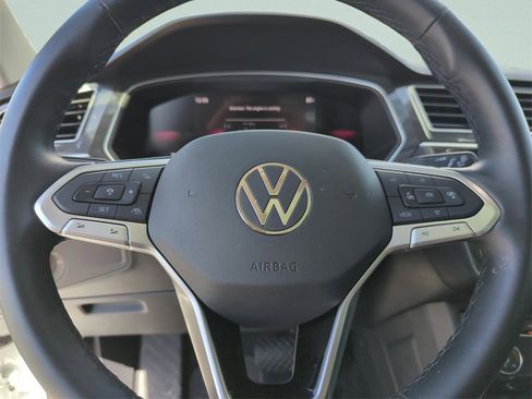 Used 2024 Volkswagen Tiguan Wolfsburg Edition image 39