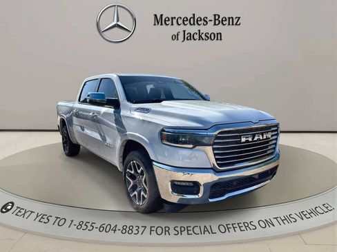 Used 2025 RAM 1500 Laramie AWD/4WD image 7