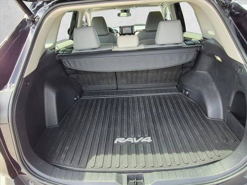 Used 2022 Toyota RAV4 XLE Premium FWD image 6
