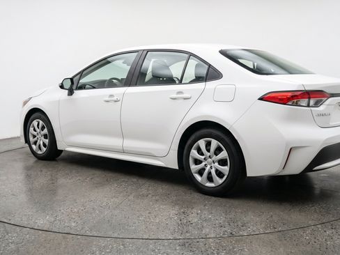 Used 2025 Toyota Corolla LE FWD image 6