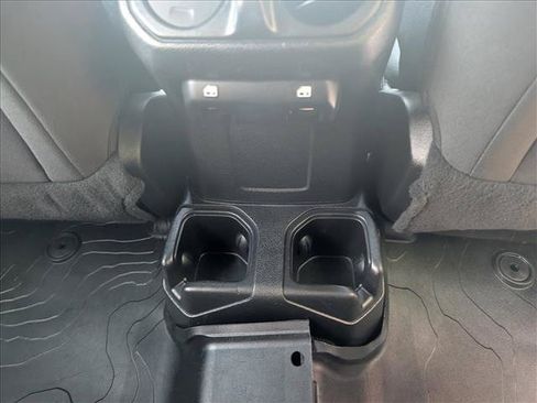Used 2019 Jeep Wrangler Unlimited Sport S AWD/4WD image 17