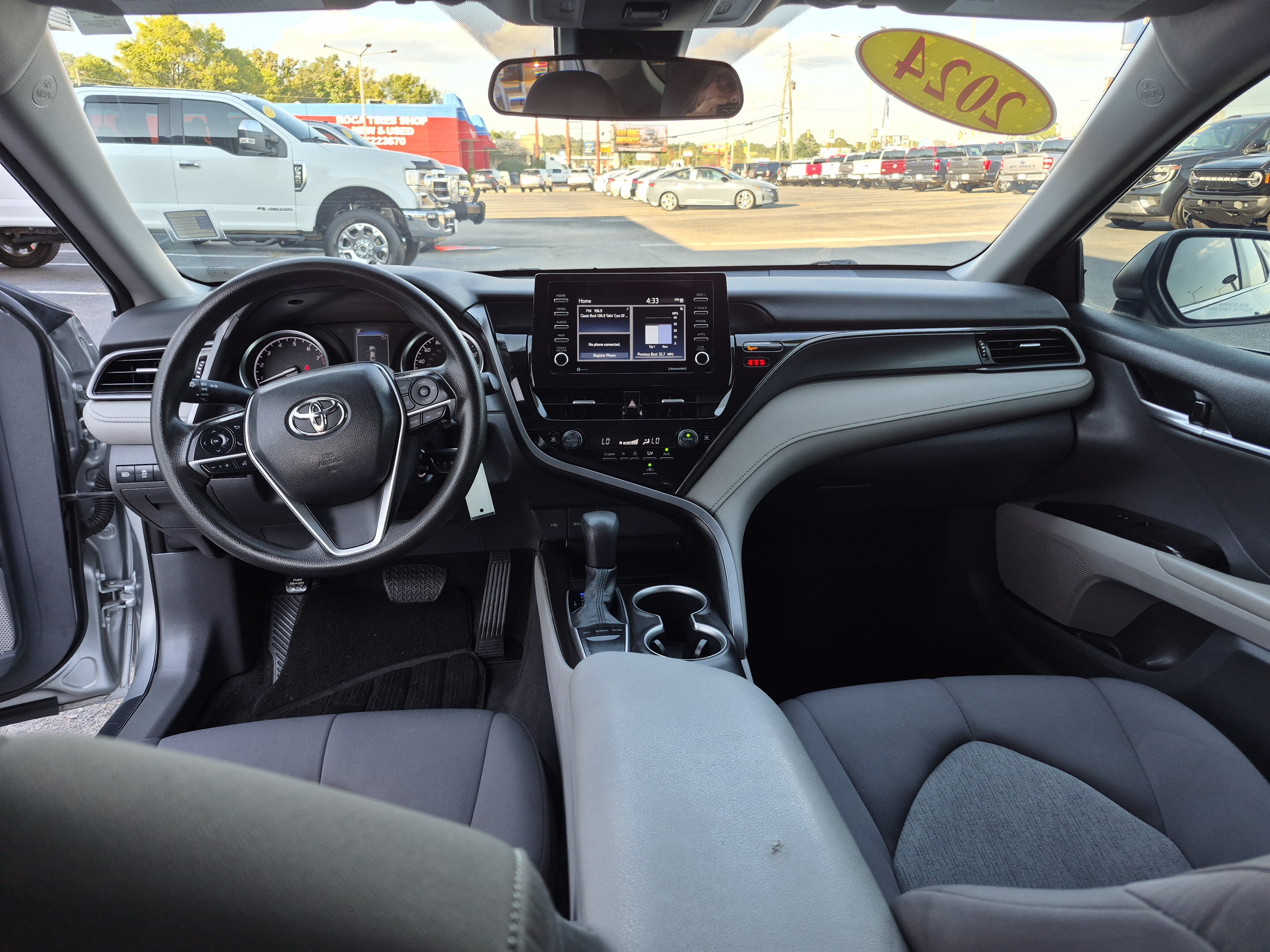 Used 2024 Toyota Camry LE FWD image 17