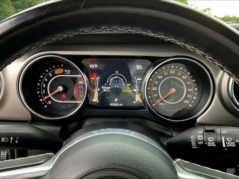 Used 2022 Jeep Wrangler Unlimited Sahara image 14