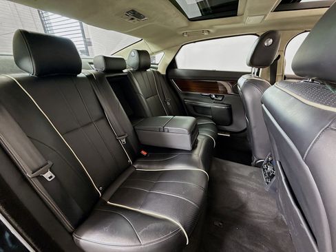 Used 2013 Jaguar XJ L Portfolio RWD image 26