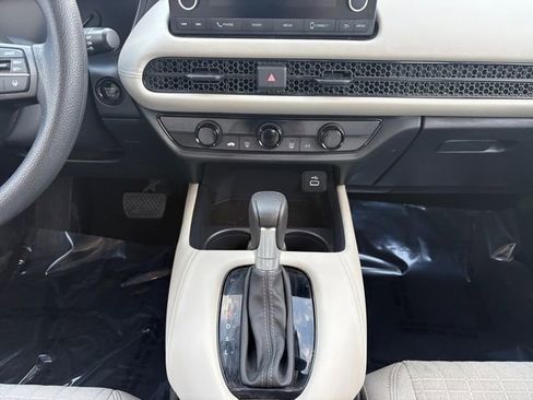 Used 2025 Honda HR-V LX image 11