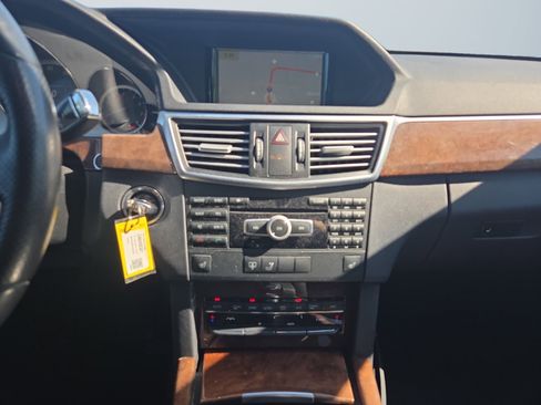 Used 2012 Mercedes-Benz E 350 4MATIC Sedan image 12