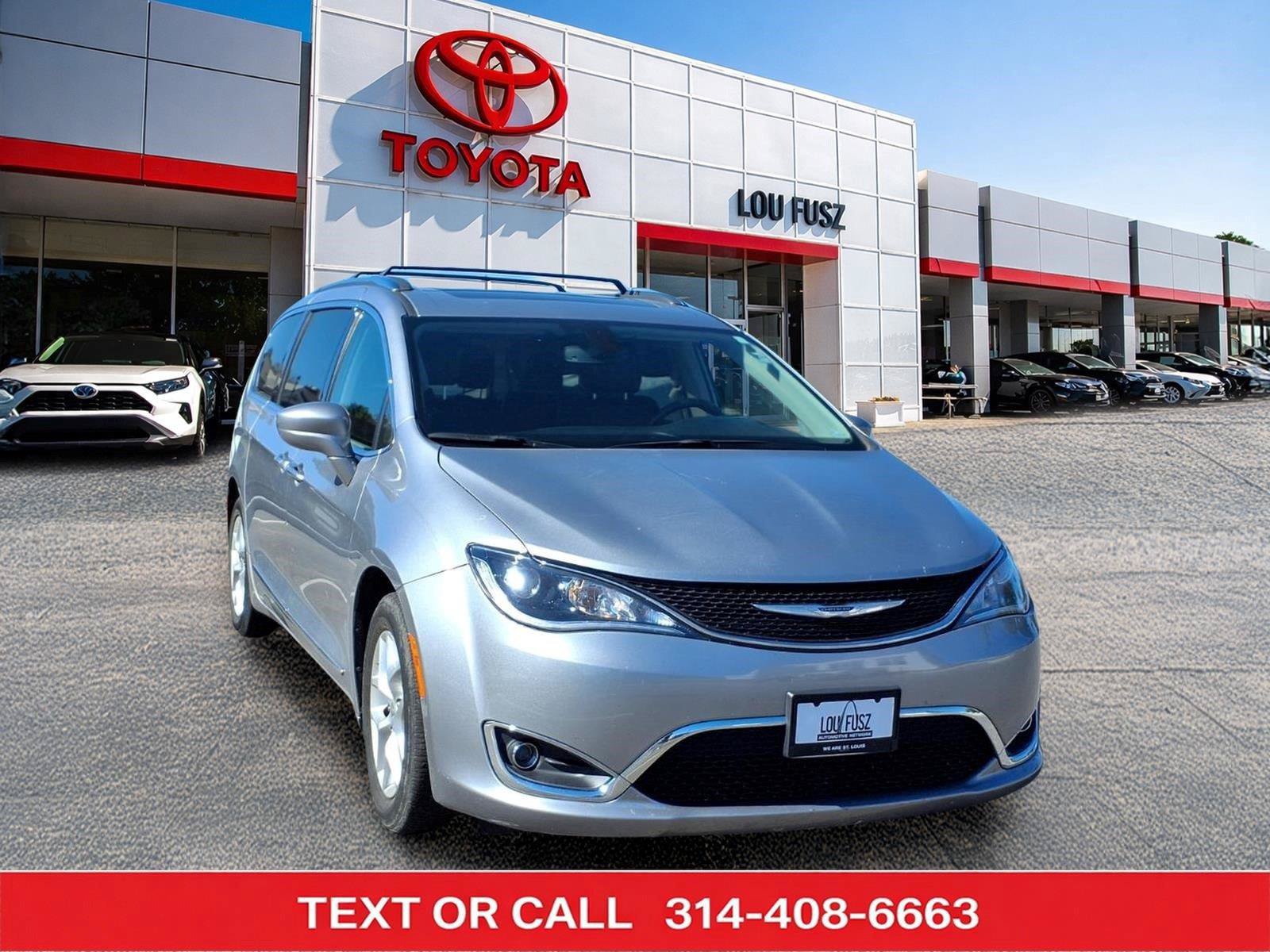 Used 2020 Chrysler Pacifica Touring-L Plus w/ Tire & Wheel Group FWD image 1