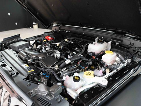 Used 2023 Jeep Wrangler Unlimited Sport image 33