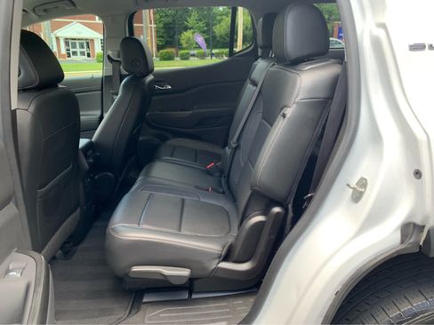 Used 2020 GMC Acadia SLT FWD image 24