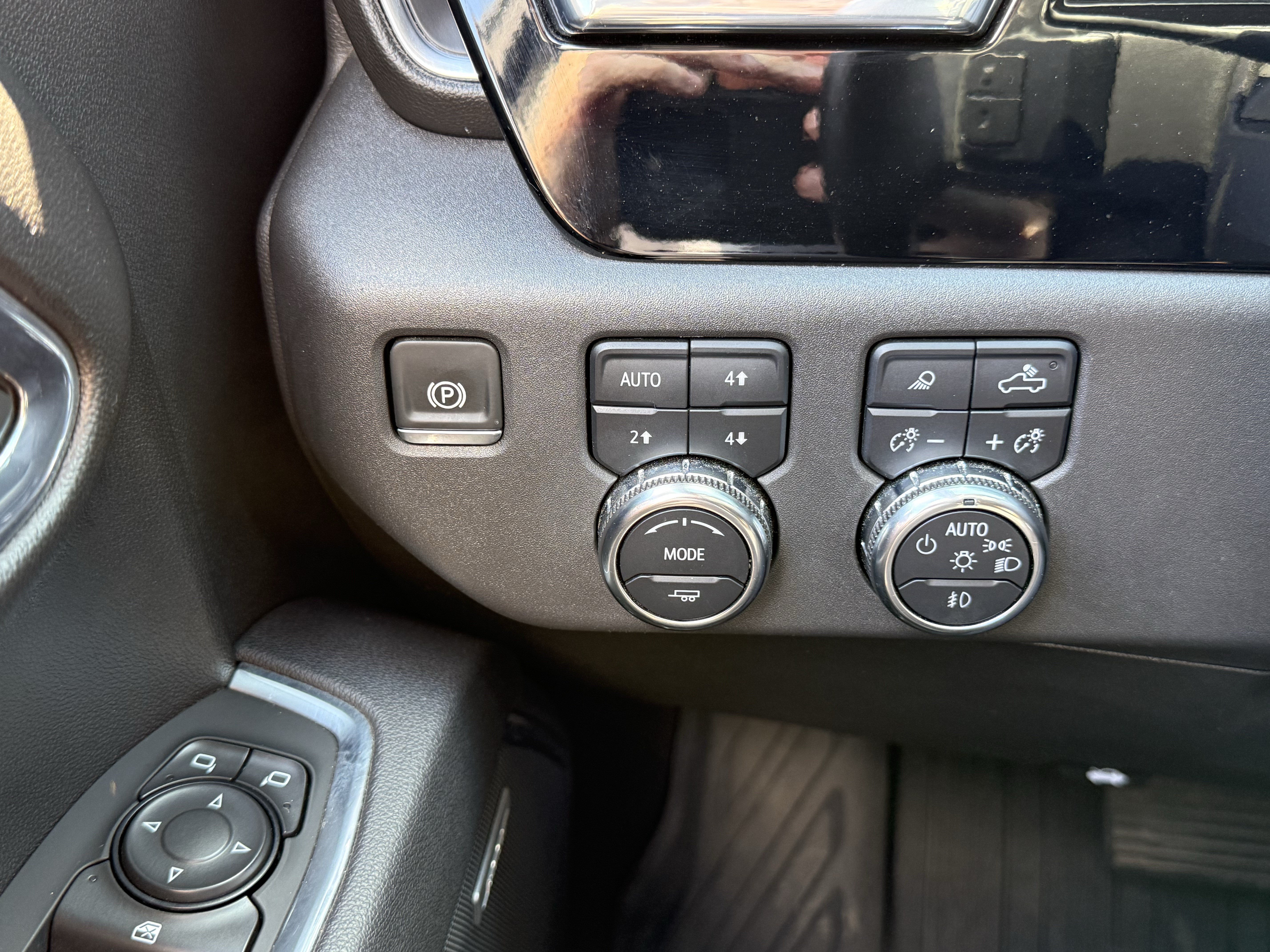 Used 2025 GMC Sierra 1500 Elevation w/ Elevation Premium Package AWD/4WD image 31