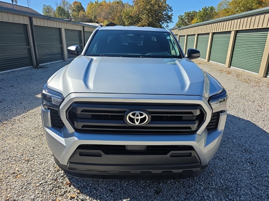 Used 2025 Toyota Tacoma SR AWD/4WD image 9