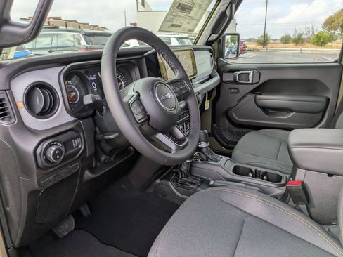 New 2025 Jeep Gladiator Sport AWD/4WD image 8