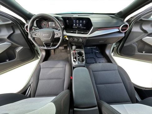 Used 2024 Chevrolet Trax RS w/ Driver Confidence Package FWD image 13