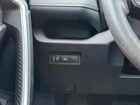 Certified 2025 Toyota RAV4 XLE AWD/4WD image 32