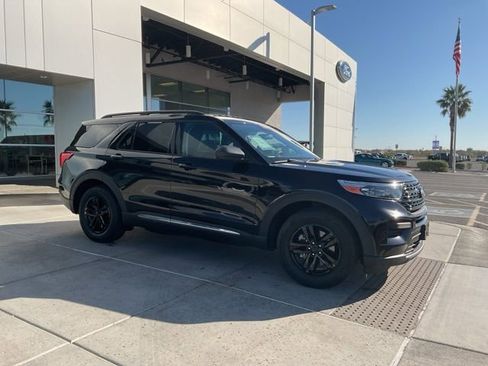 Used 2022 Ford Explorer XLT image 9