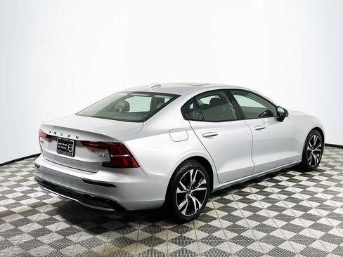 Used 2025 Volvo S60 B5 Core image 7