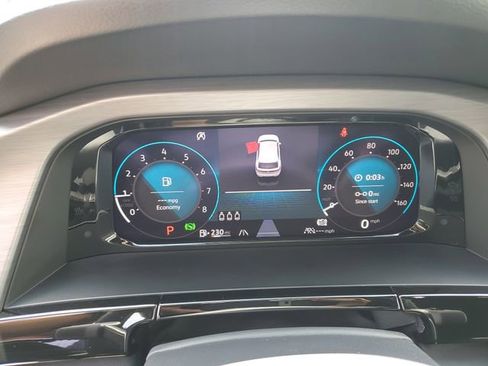 Certified 2025 Volkswagen Atlas Cross Sport SE FWD image 28