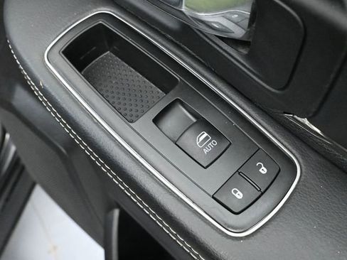 Used 2015 RAM 1500 Sport w/ Convenience Group image 44