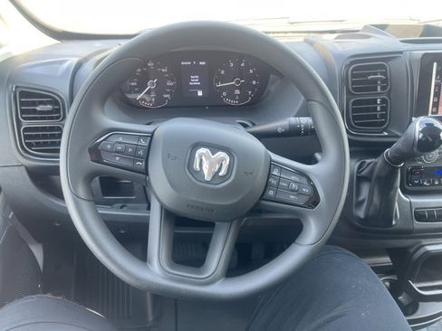 Used 2025 RAM ProMaster 2500 w/ Convenience Group image 27