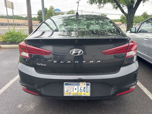 Used 2020 Hyundai Elantra SEL FWD image 3