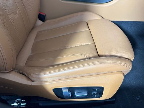 Used 2020 BMW 840i w/ Comfort Seating Package image 33