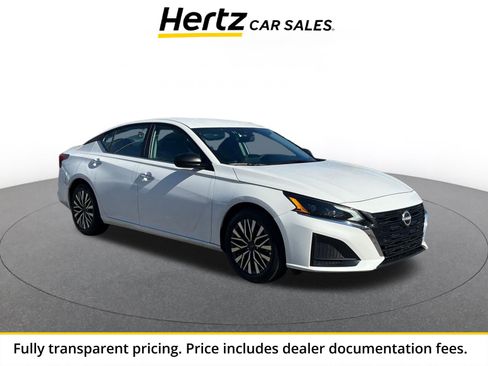 Used 2025 Nissan Altima 2.5 SV FWD image 1