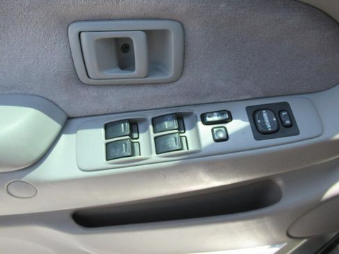 Used 2004 Toyota Tacoma PreRunner RWD image 24