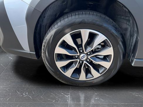 Used 2025 Subaru Outback Limited AWD/4WD image 11
