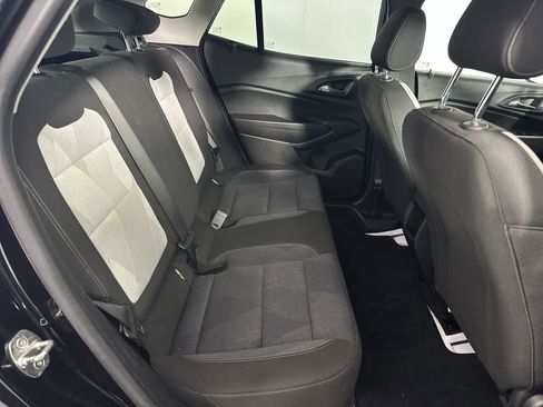 Used 2024 Chevrolet Trax LS w/ LS Convenience Package FWD image 11
