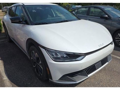 Used 2024 Kia EV6 Light RWD image 2