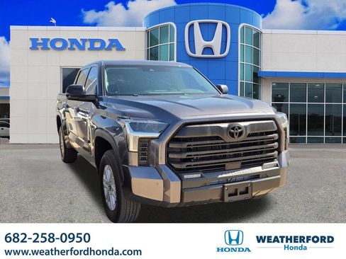 Used 2024 Toyota Tundra SR5 w/ SR5 Convenience Package AWD/4WD image 1