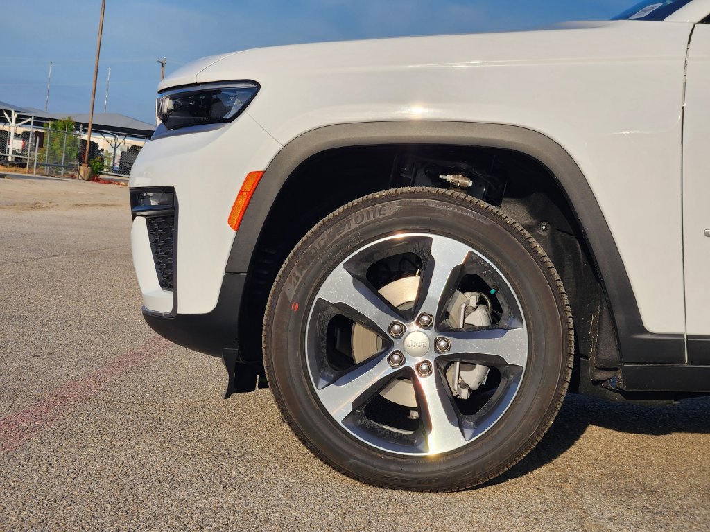 New 2026 Jeep Grand Cherokee Limited AWD/4WD image 5