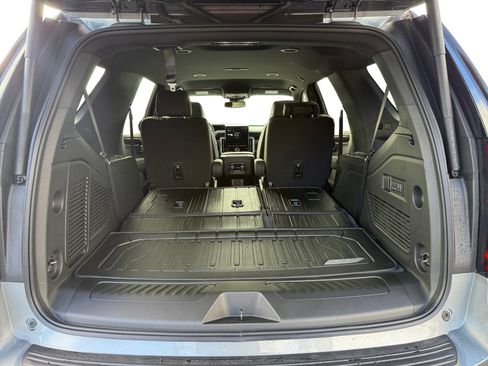 New 2026 GMC Yukon Elevation w/ LPO, Floor Liner Package image 17