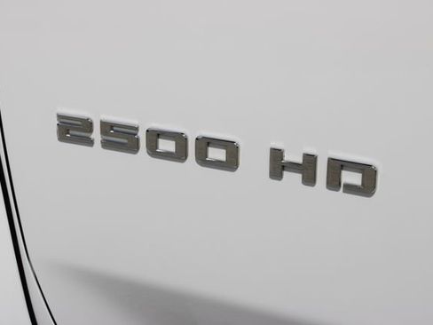Used 2025 Chevrolet Silverado 2500 LT AWD/4WD image 19