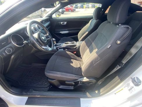 Used 2020 Ford Mustang Coupe RWD image 12