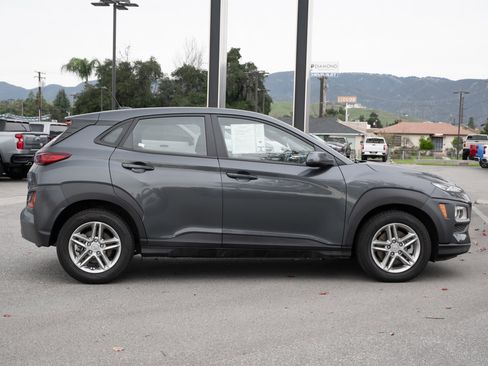 Used 2021 Hyundai Kona SE image 3