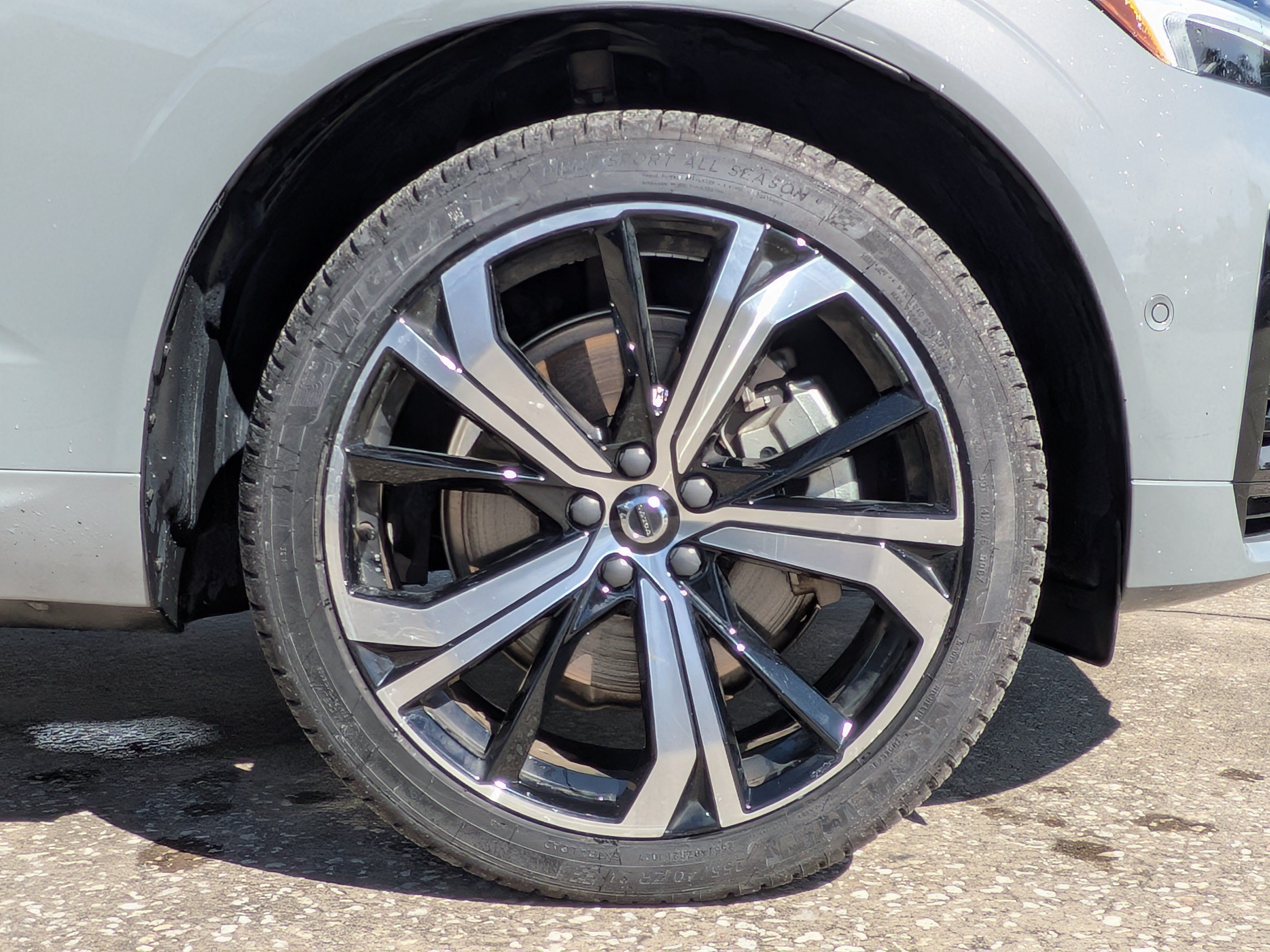 Certified 2024 Volvo XC60 T8 Ultimate w/ Protection Package Premier AWD/4WD image 10