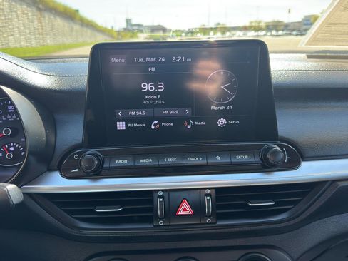 Used 2022 Kia Forte LXS FWD image 14