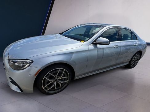 Used 2021 Mercedes-Benz E 350 4MATIC Sedan image 2