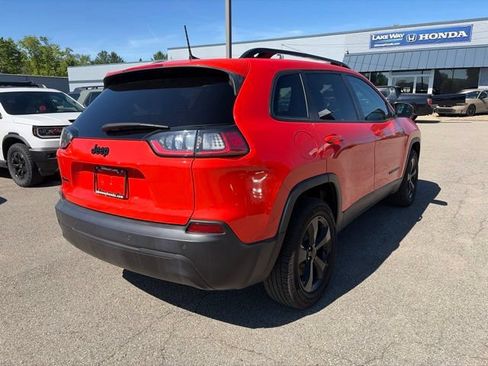 Used 2021 Jeep Cherokee Latitude Plus AWD/4WD image 7