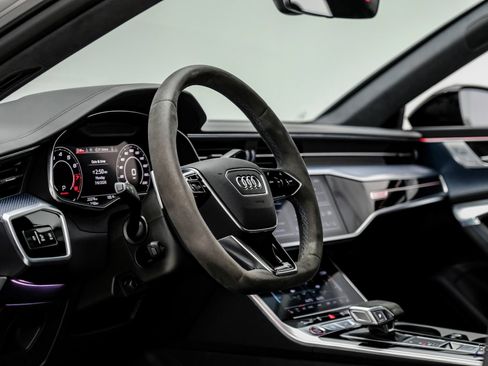 Used 2024 Audi RS 7 Performance AWD/4WD image 43
