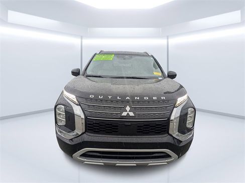 Used 2023 Mitsubishi Outlander 4WD Plug-In Hybrid image 8