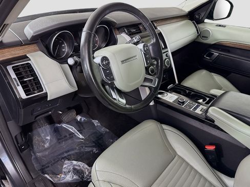 Used 2017 Land Rover Discovery HSE Luxury image 23