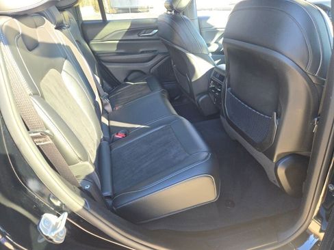 Certified 2023 Jeep Grand Cherokee Altitude image 9