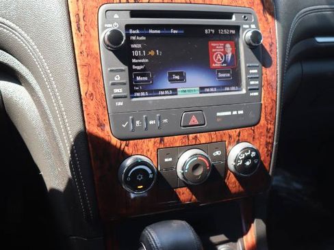 Used 2014 Chevrolet Traverse LT FWD image 22