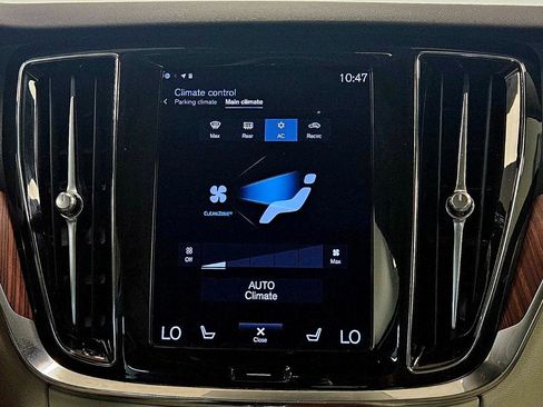 Used 2021 Volvo S60 T5 Momentum w/ Climate Package image 25