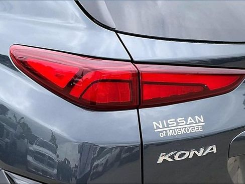 Used 2023 Hyundai Kona Limited AWD/4WD image 23
