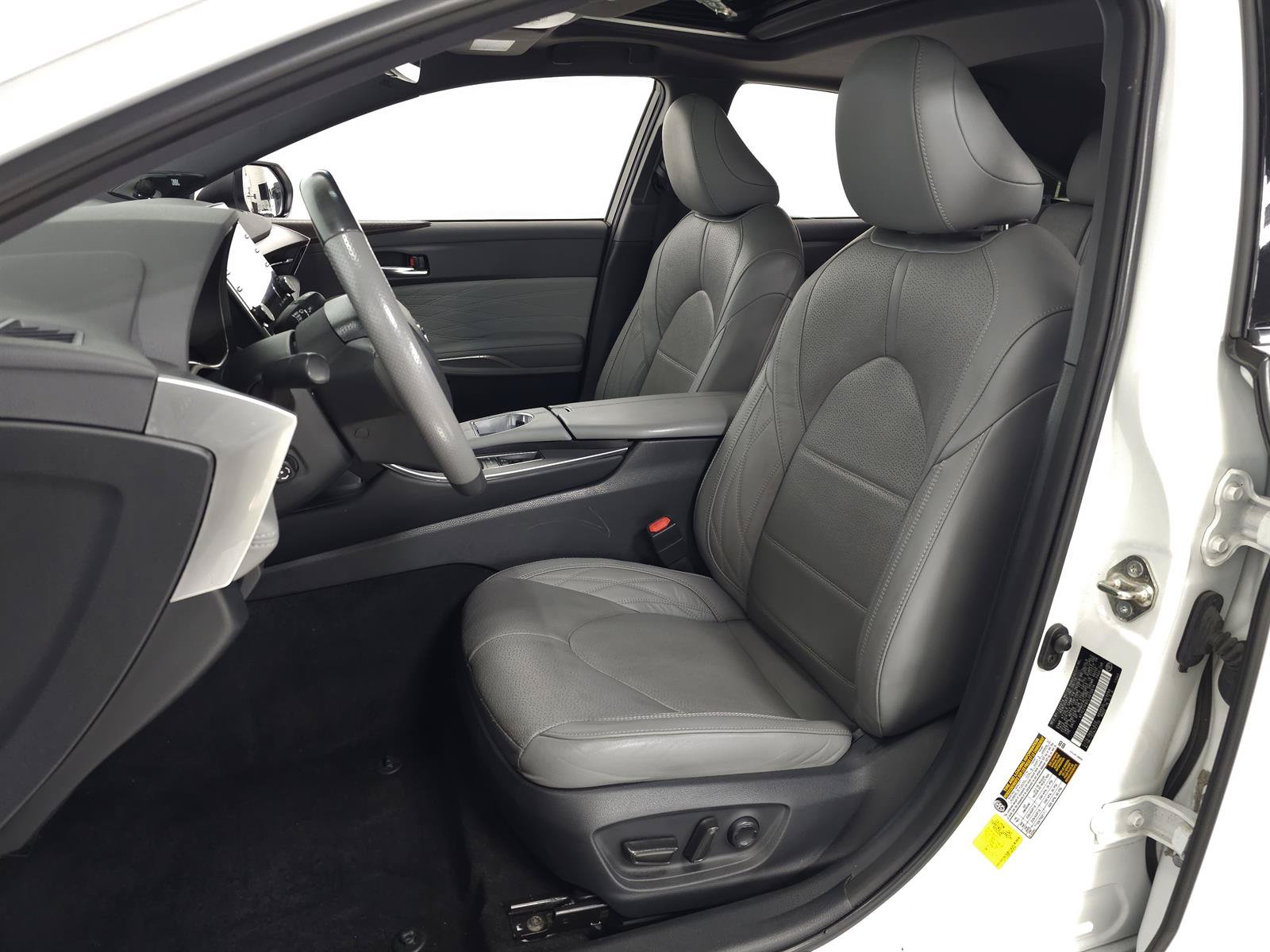 Used 2020 Toyota Avalon Limited w/ All Weather Liner Package FWD image 13
