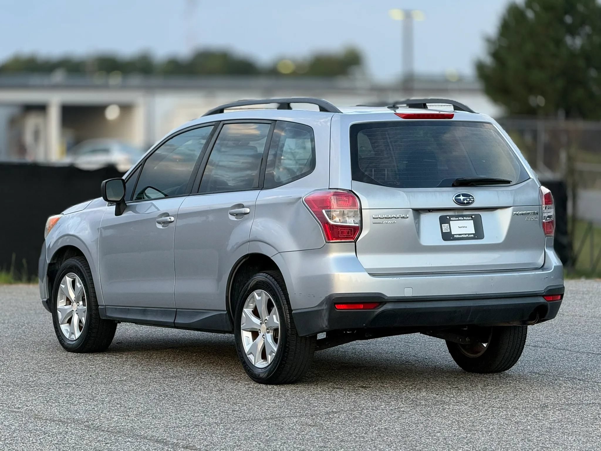 Used 2015 Subaru Forester 2.5i w/ Alloy Wheel Package AWD/4WD image 10
